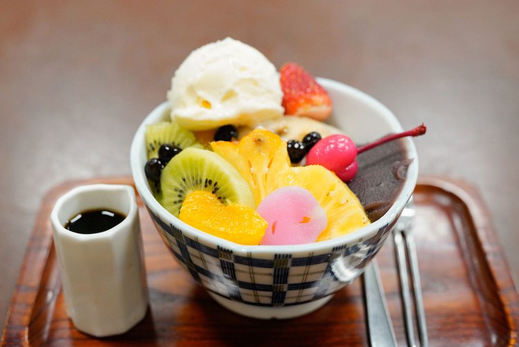 さりげなく添えられたあんこも黒蜜も自家製、目に舌にしっくりくる。