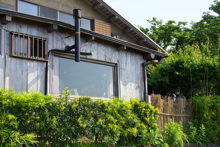 もとはお茶室として建てられた店舗。