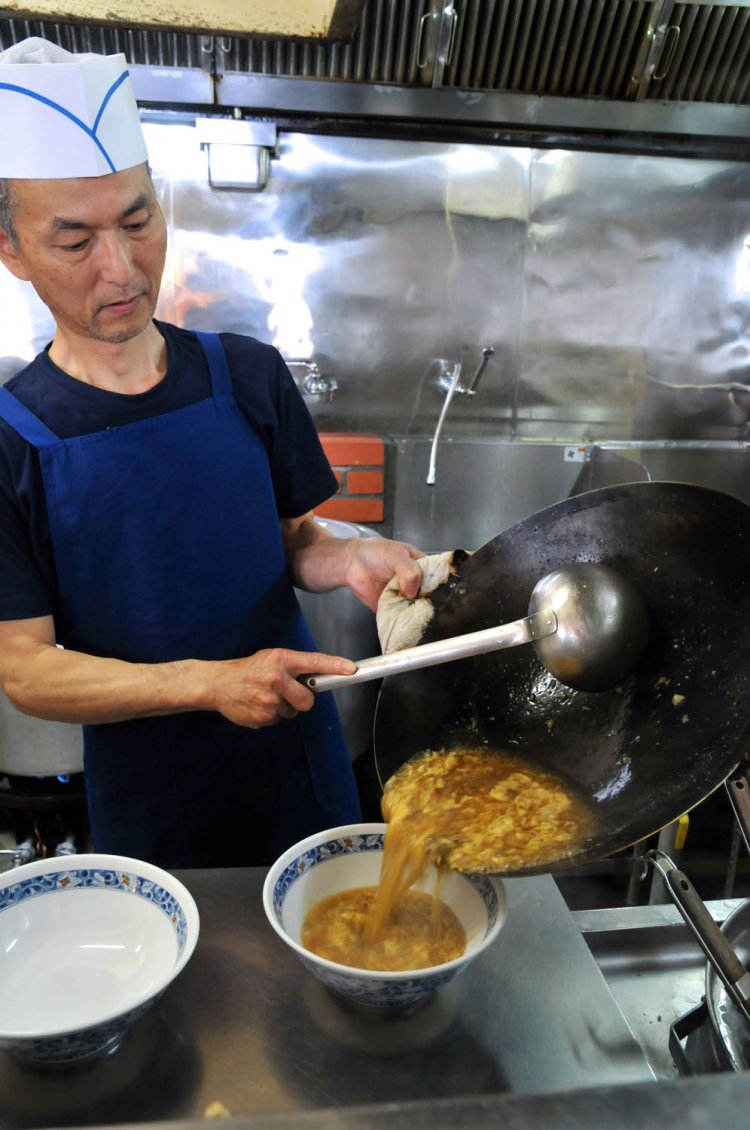 ラーメンショップ 城門　調理場