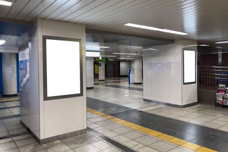 Modernistic pillar lights《モダニズムの明るい柱》