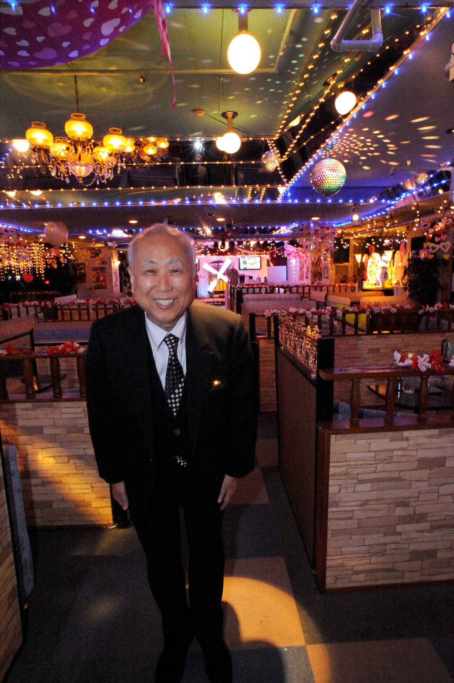 「キャバレー太郎」の異名をとった福富太郎さん。2018年永眠。北千住店で「キャバレー葬」が行われた。(写真=都築響一)