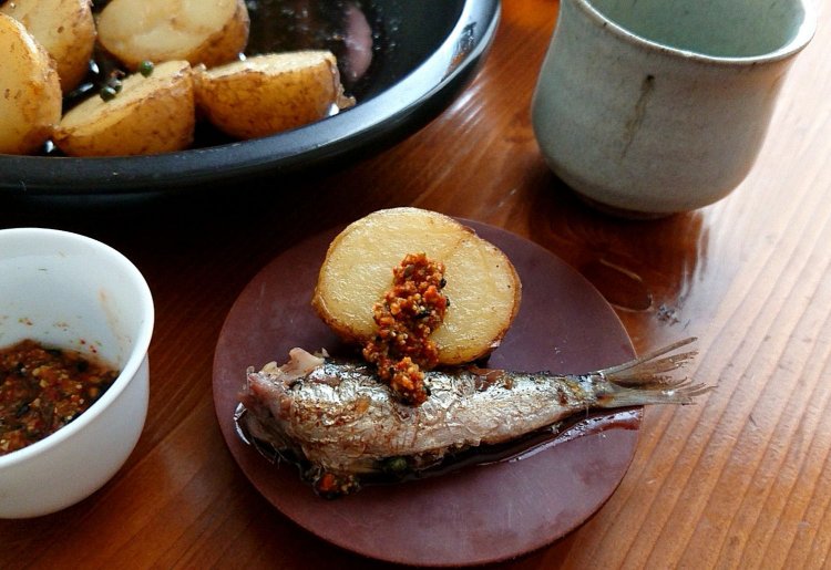 日本酒七味をかける