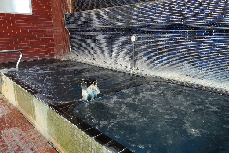 左がバイブラ、右が超音波。お湯はちょっと熱め。