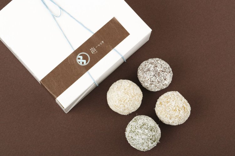 なめらか、白なめらか、抹茶、かぼちゃ 各300円。自然食材にこだわるあなたに。