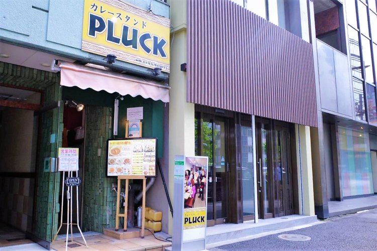 地下へ続く階段を下りて、いざ入店!