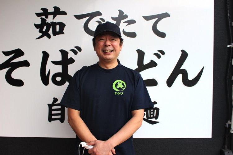店主の古瀬博文さんはもともと立ち食いそば好き。