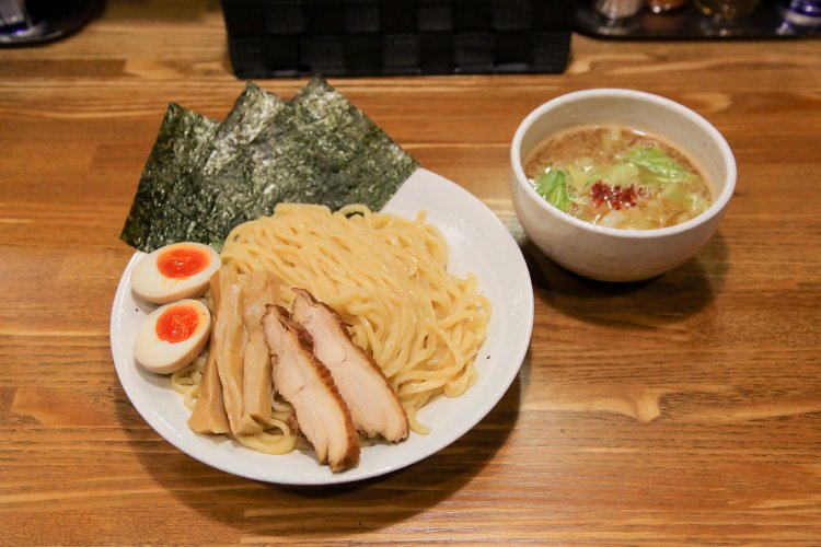 特製鶏つけそば950円。