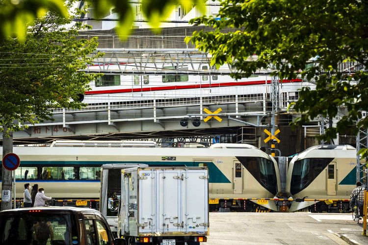 北千住 野を越え山越えずとも、街に絶景あり　街なか鉄道ビュースポットへ