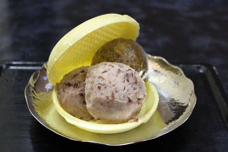 ハニートリプルもなか付540円。