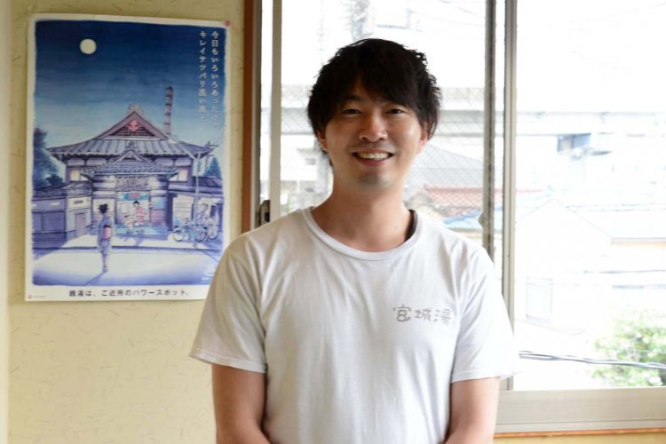 「お客様とのコミュニケーションが楽しい」と話す佐々木駿さん。