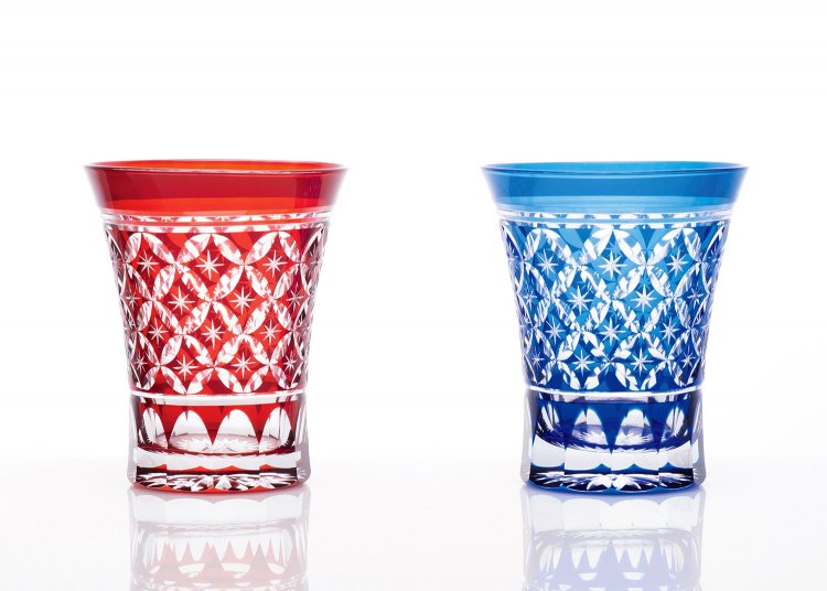 伝統的な紋様を4分の1ずつ重ねた七宝紋。