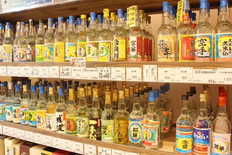 泡盛がこんなにたくさん揃ってるの！？