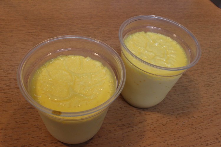 隠れた人気メニューの焼きプリン220円。上品な甘さで玉子と牛乳のうまさが際立つ。