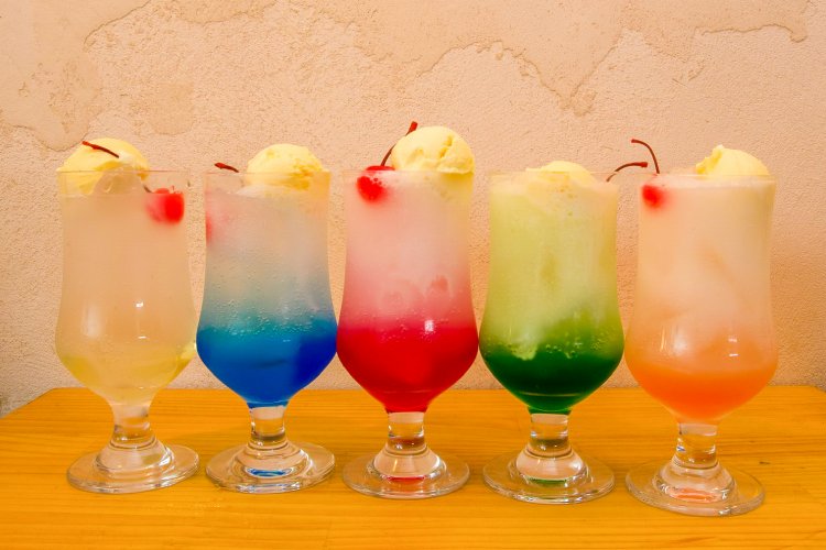 インスタ映えすると評判のクリームソーダ。