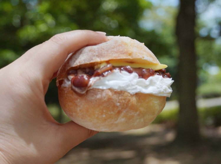 あんバターホイップ420円。