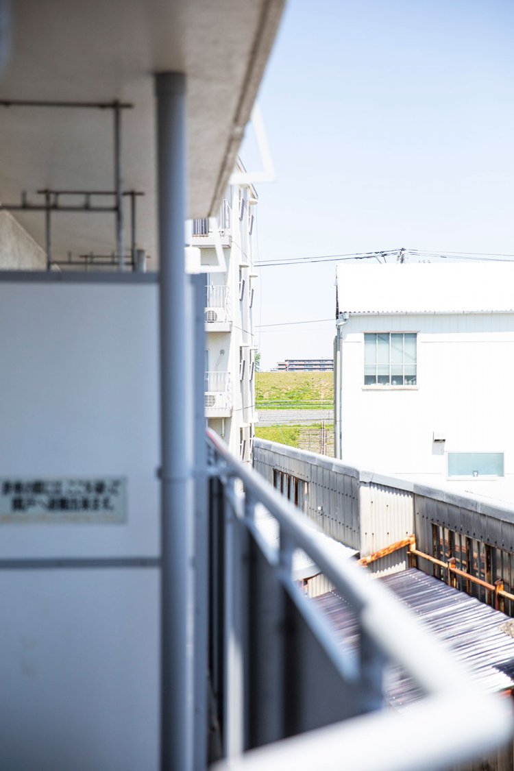 バルコニーからは毎年秋に開催される北区花火大会を間近で観賞できる。