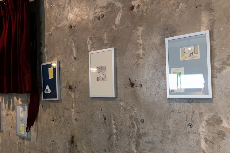 店内では常に展示が行われ、２週間ごとに作家が変わる。