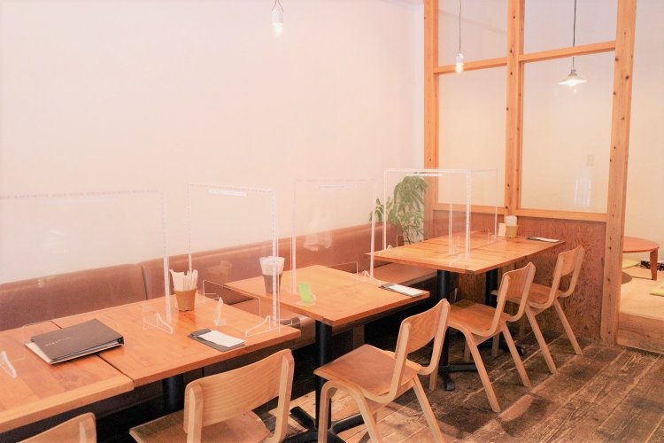 木材をたっぷり使った、くつろげる空間。