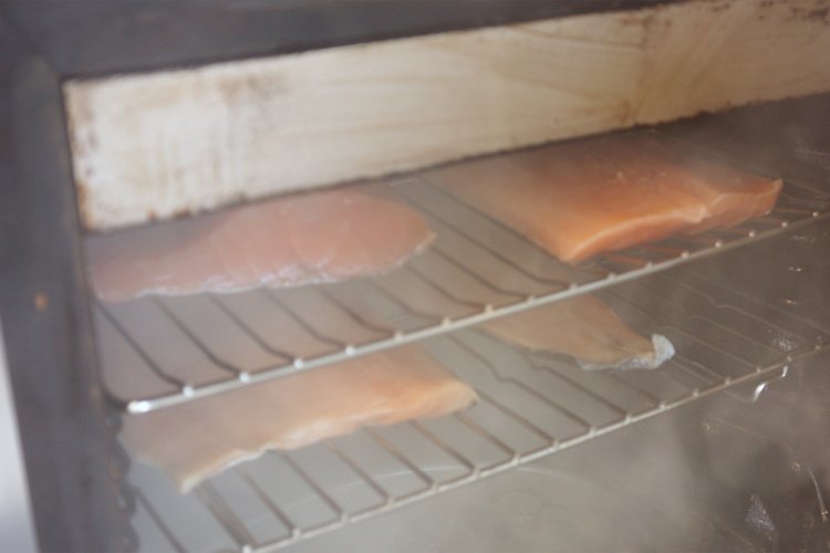 スモークサーモンだってもちろん自家製。