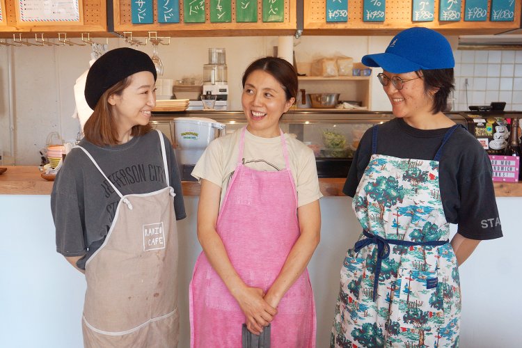 ちかりんさん（左）とみなみさん（右）。