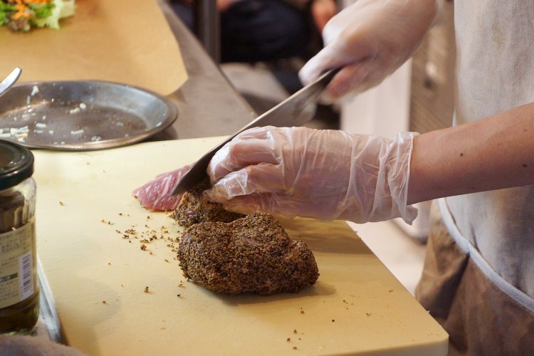 自家製パストラミビーフ。