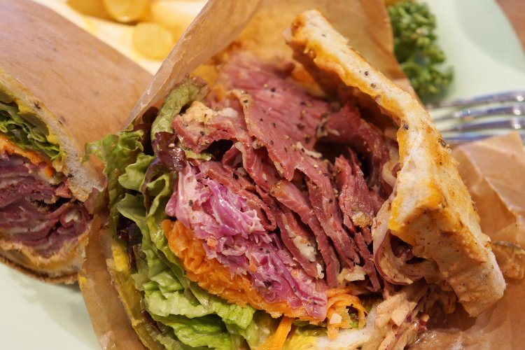 もはやこれは肉料理！