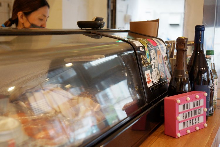 2021年6月現在は朝9時〜夕方5時までの営業。