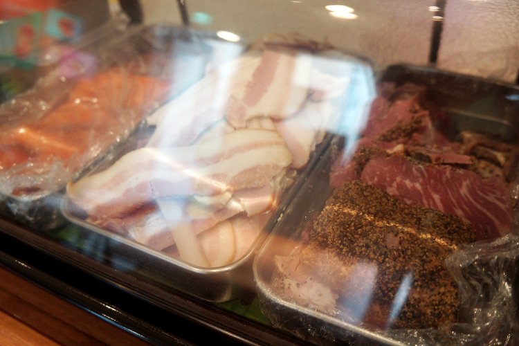 肉厚なベーコンの存在感もすごい。