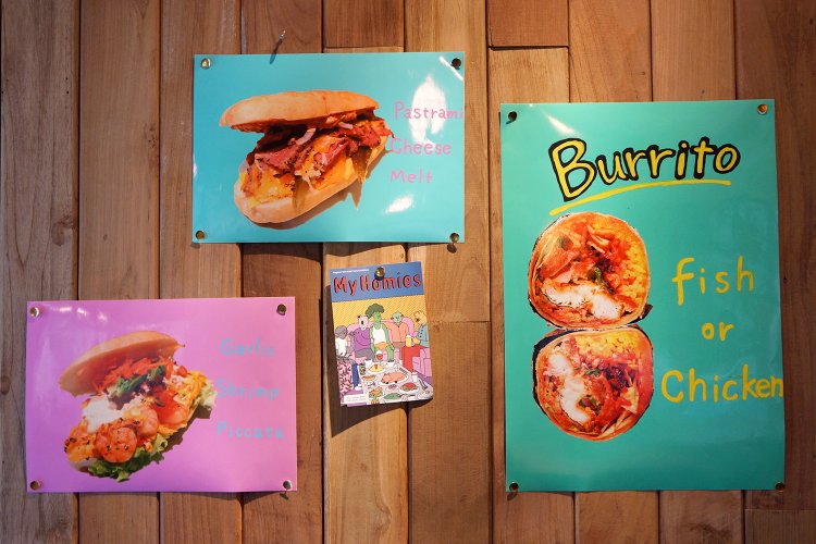 最近メニューに加わったバゲットサンドとブリトー。