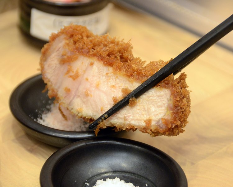 ソースはもちろん、塩で食べるのも絶品！