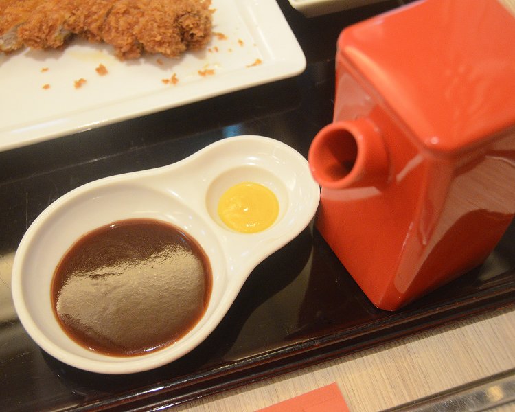 ソースはもちろん自家製。肉にマッチするようにブレンドを変えているのだとか。