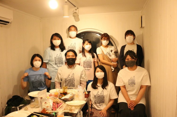 マンスリーカプセル住民の交流会の様子。