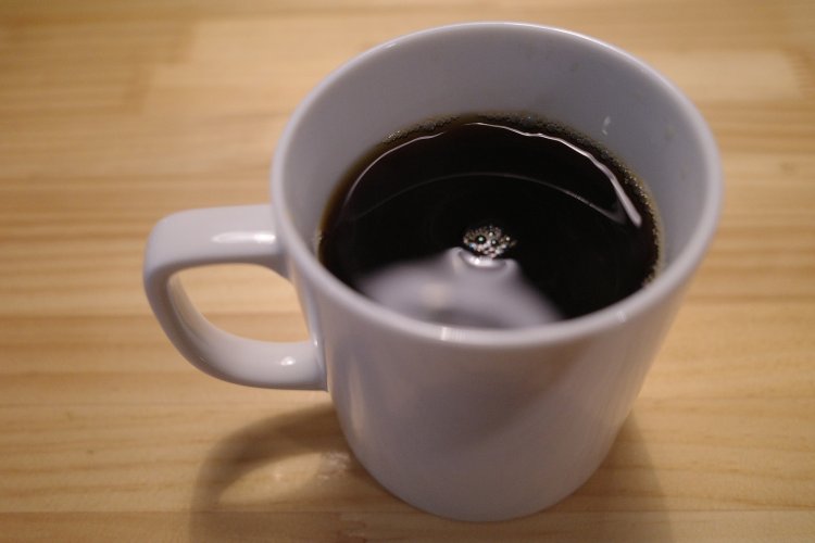 雑味が取り除かれたコーヒーと向き合うと、豆によってまったく違う味なのがよくわかる。