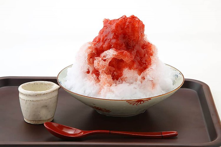 ソースに地元のいちごを使った苺ミルク770円。