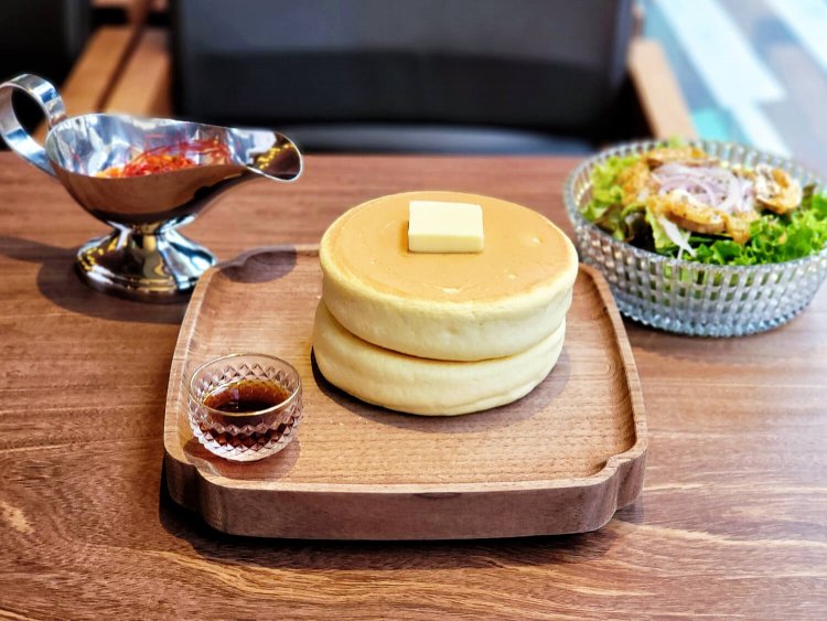 北海道ほっとけーき ボロネーゼ 1950円。