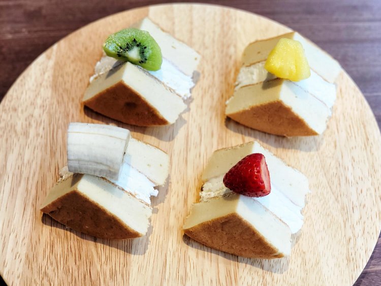 椿さんど（4個入）フルーツおまかせ 1590円。