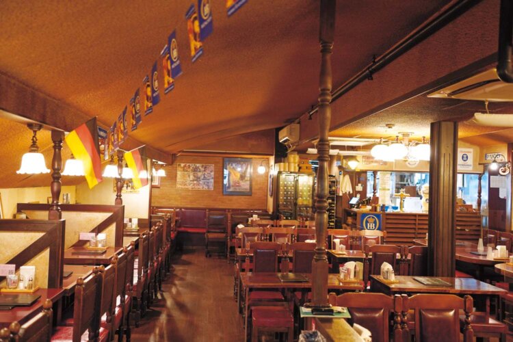 全120席の広い店内。