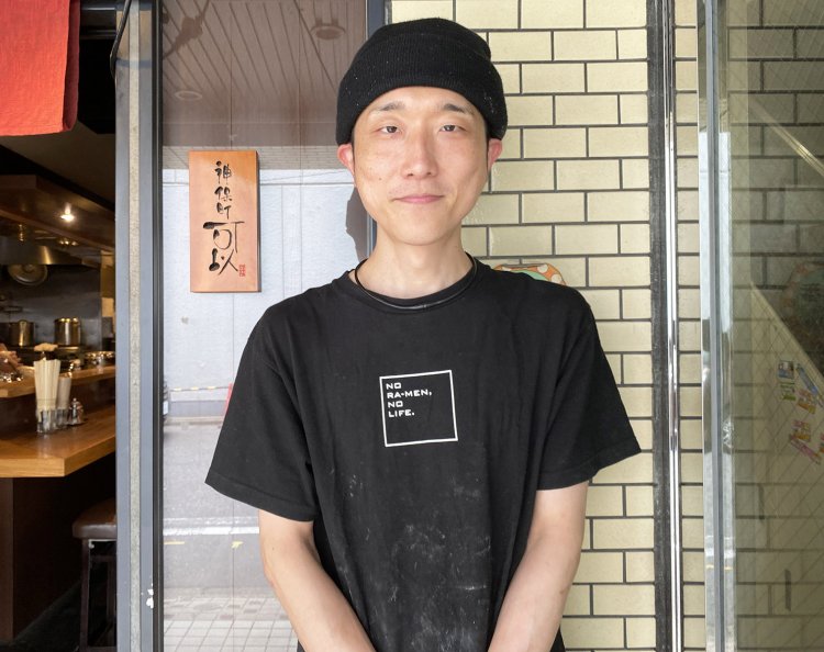 責任者の清田亮平さん。この店には店長という肩書きが存在しない。