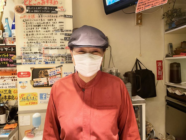 店主の菅原由紀子さん。