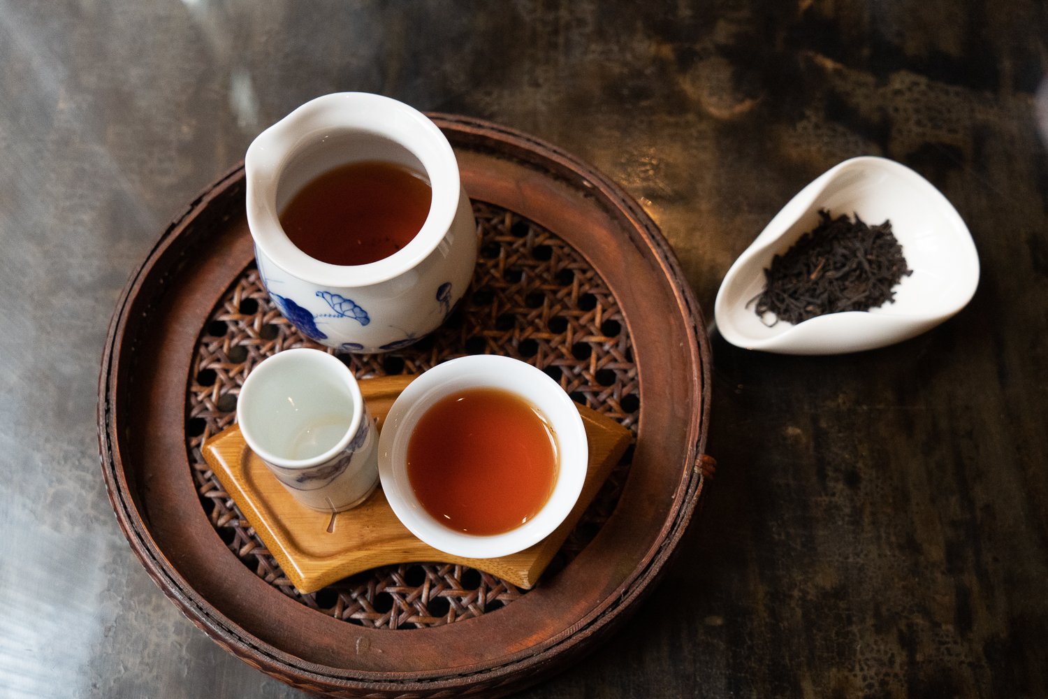 日本で生産されている紅茶、和紅茶も台湾の方式で提供される。1000円。