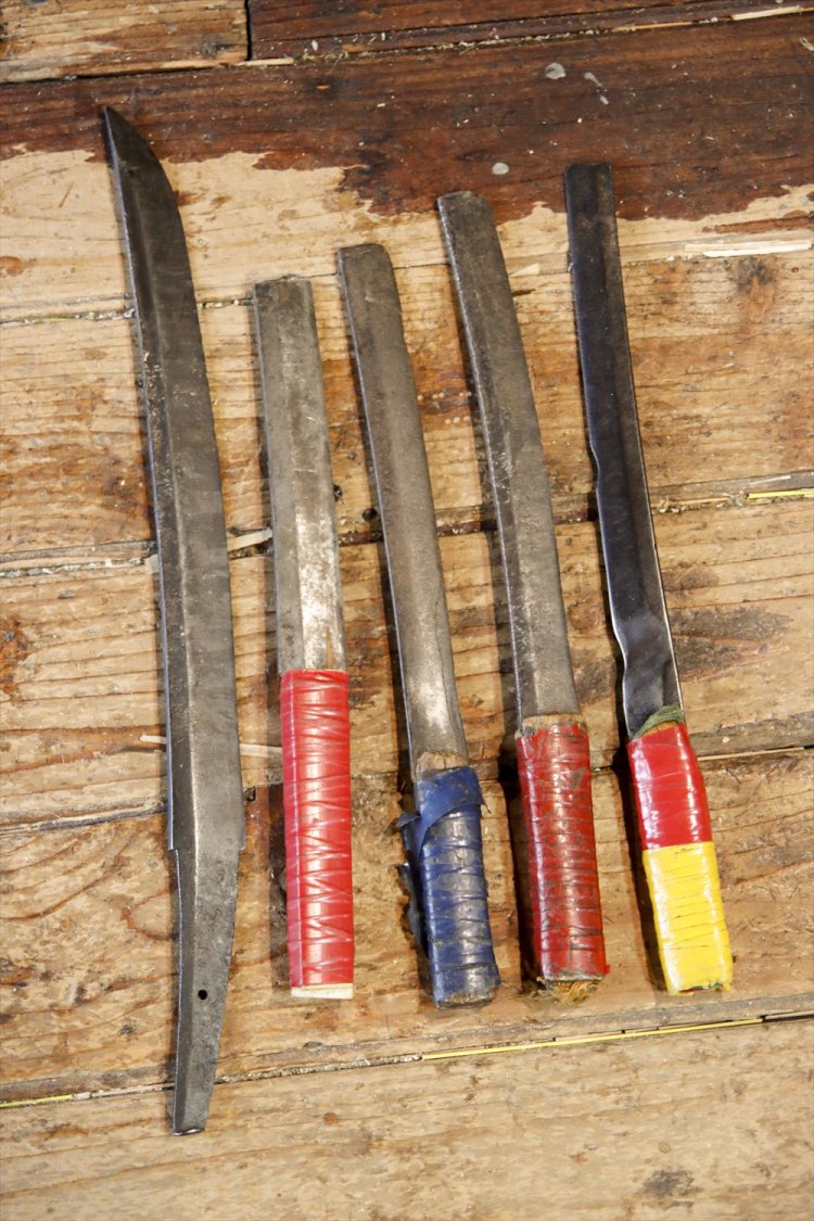 江戸時代、八丁堀の同心もスダレを内職。その時使用していた脇差しが現役とは！