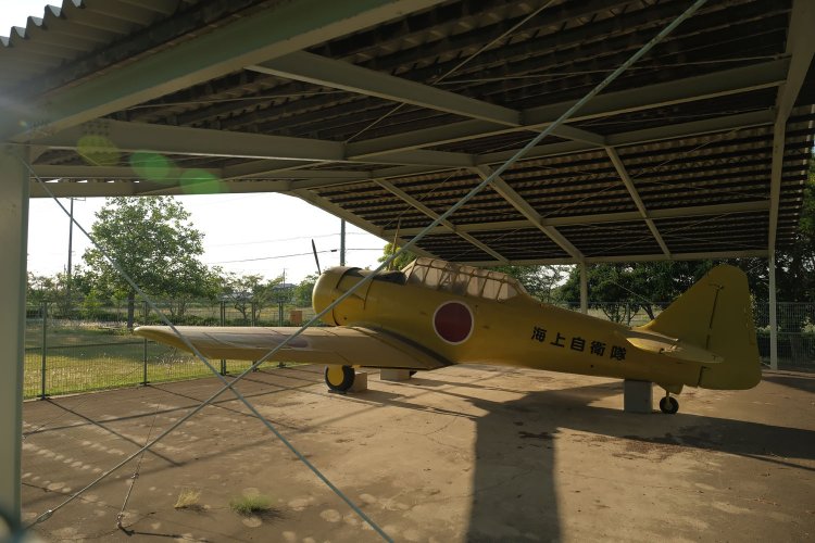AT-6テキサンと同タイプなのでフォルムは同じ。姿が零戦に似ているからと映画で化けたが、なるほど言われてみれば似ているかもしれない。