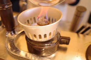 カフェ清澄_サイフォンで淹れるコーヒーの炎