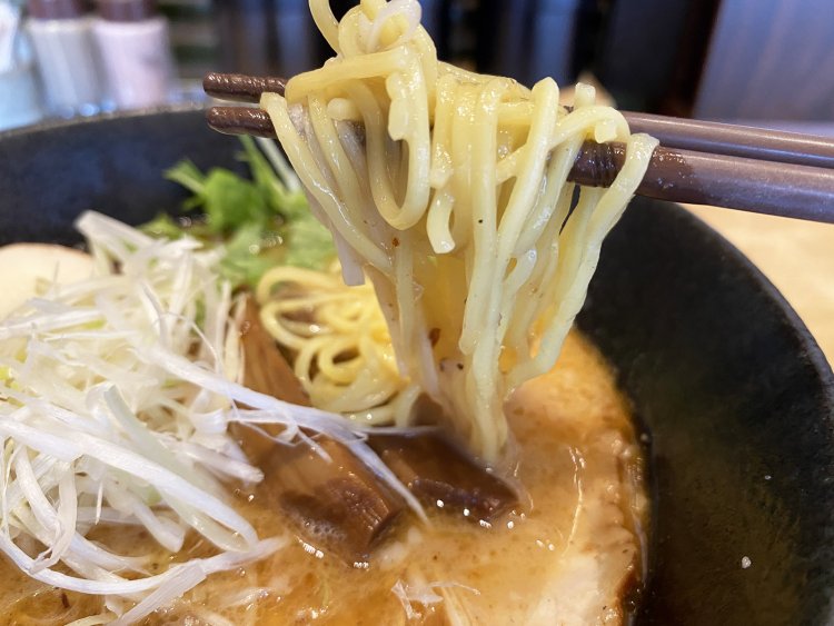 替え玉・麺大盛りは何回でも無料。