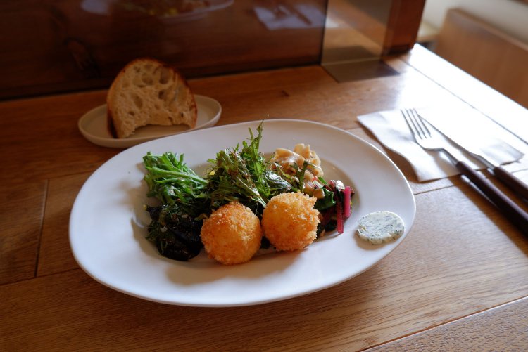 お野菜プレート1300円。週ごとに内容を替えて提供。