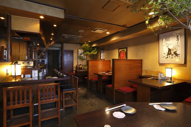 宮崎産芋焼酎を約40種類揃っている。