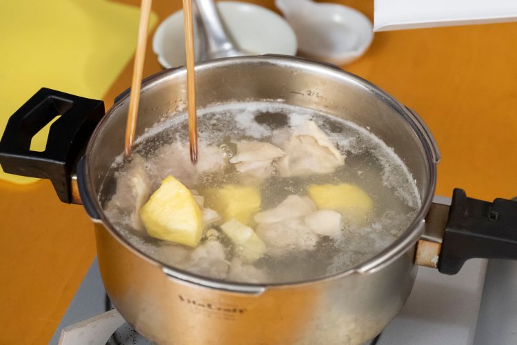 台湾菜鳳梨鶏湯2