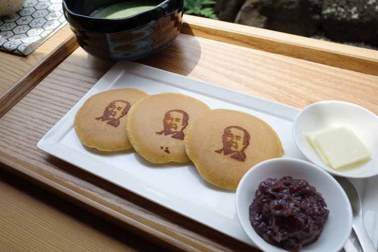 古伝餡濱岡屋の朝焼き栄一バターどら焼き