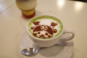 カフェ花見のふっかちゃん抹茶ミルク