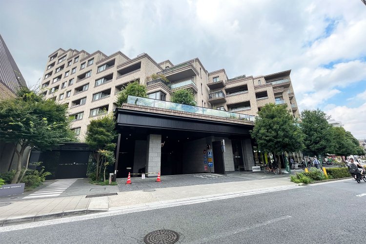 1963年に竣工した旧池尻団地の建て替え事業で誕生した。